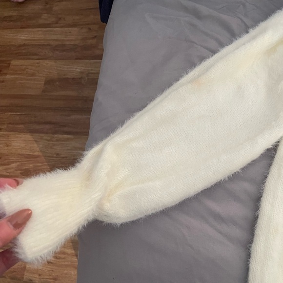 Marled Reunited Clothing Sz S Ivory Fuzzy V Neck Balloon Sleeve Sweater - Picture 5 of 7